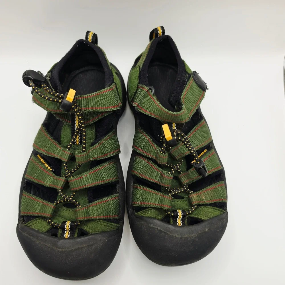 KEEN Newport H2 Waterproof Sandals Kids Size 1 Green Hiking Sport Shoes READ
